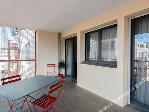 Гостиница Appart'City Montelimar в Приве