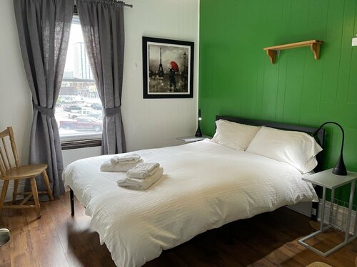 Хостел Barefoot Hostel в Оттаве
