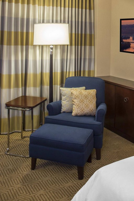 Фото Sheraton Pittsburgh Hotel at Station Square
