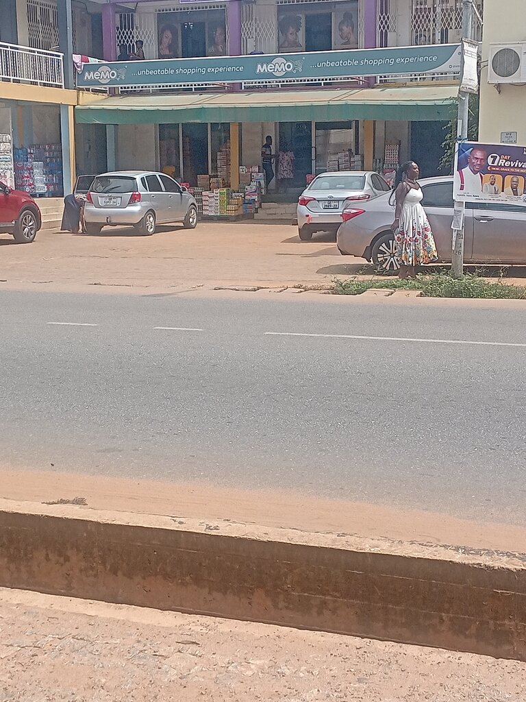 Supermarket Memo, Accra, photo