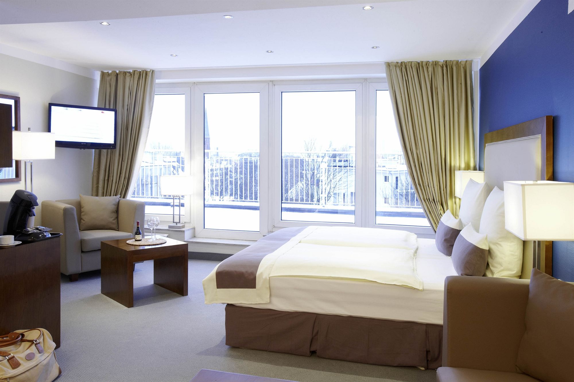 Фото отеля 3