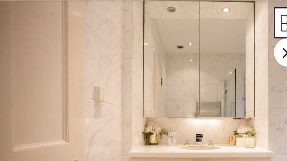 Фото English Garden Apartment