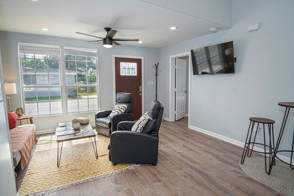 Фото Charming 3br/2ba Gem Close to Downtown Riverwalk