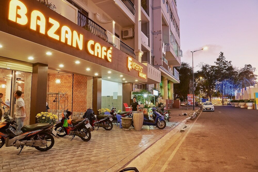 Фото отеля 1