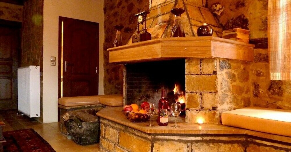 Фото Paliokastro Guesthouse