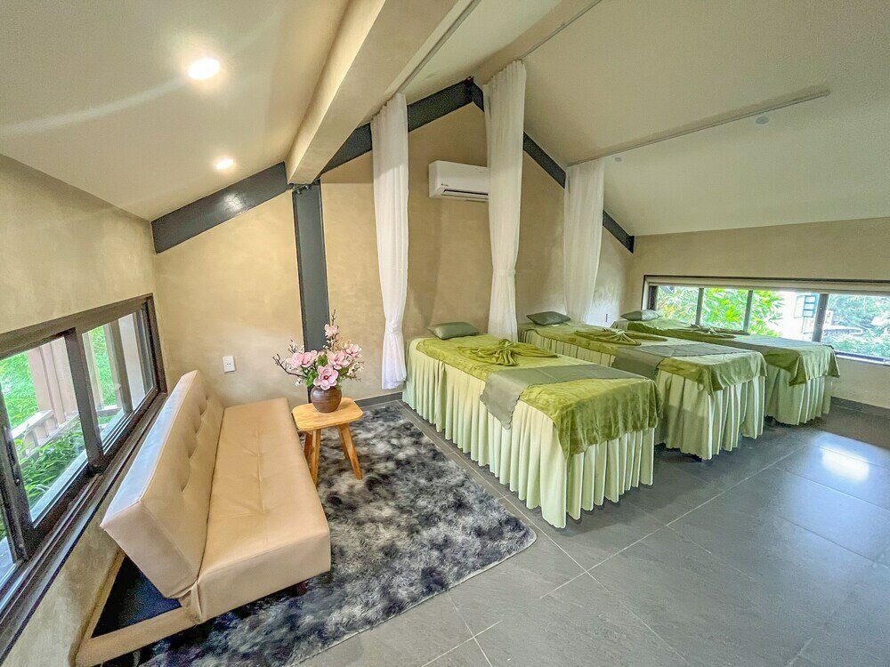 Фото The Linh Seaside Villa Hoi An