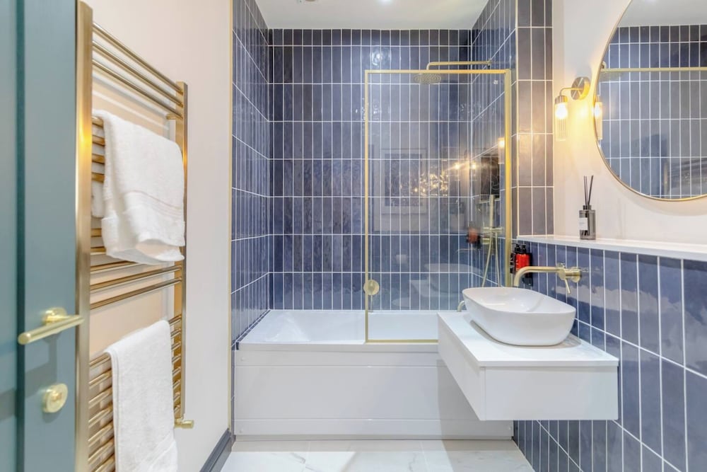 Фото Contemporary Elegance - 2bd Flat, Clapham!