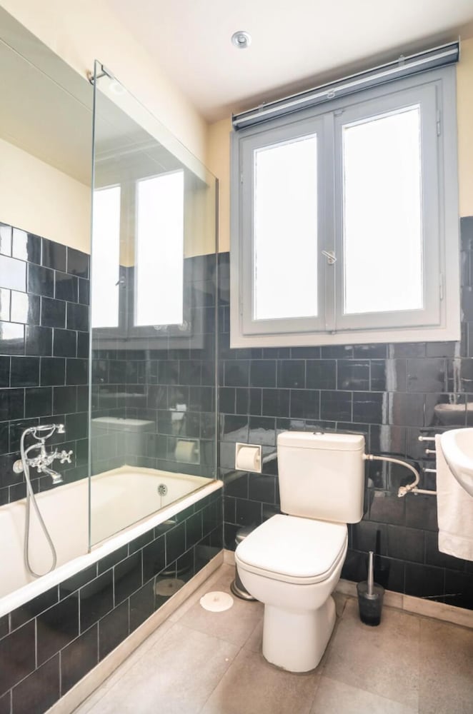 Фото Neoclassical Athenian 2-bed Apt Balcony