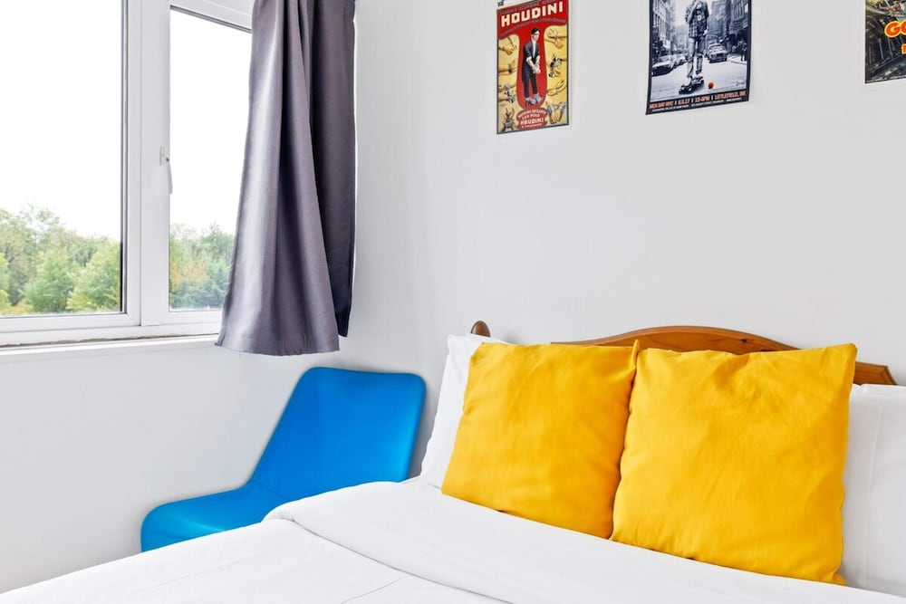 Фото Spacious 2 Bedroom Apartment in Cricklewood