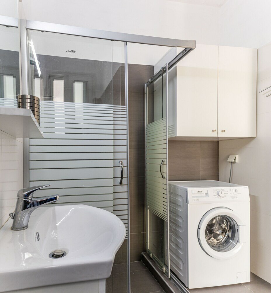 Фото Comfy Central Square Gem with Terrace