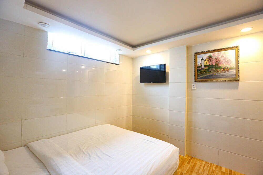 Фото Ttr Vincent Hotel