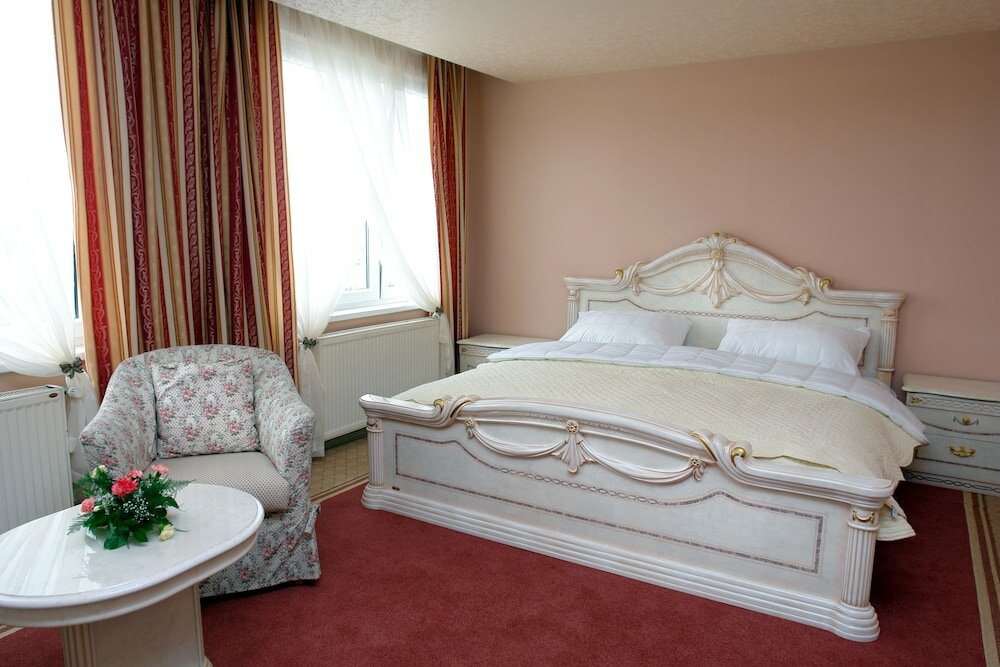 Фото Hotel Bílá Růže