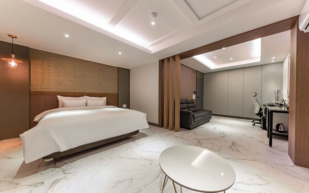 Фото Daejeon Yongjeon Momo