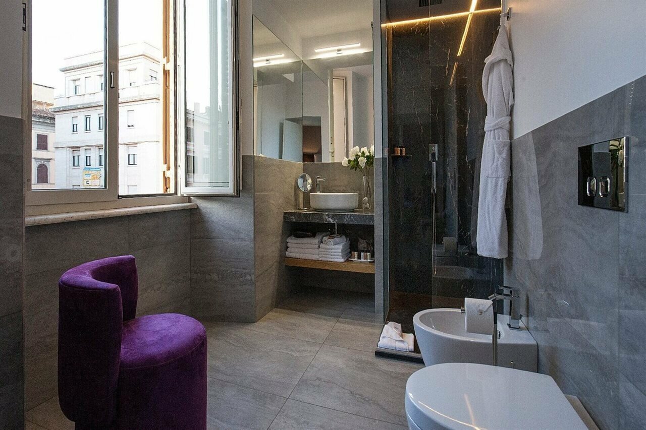 Фото Roman Holidays Boutique