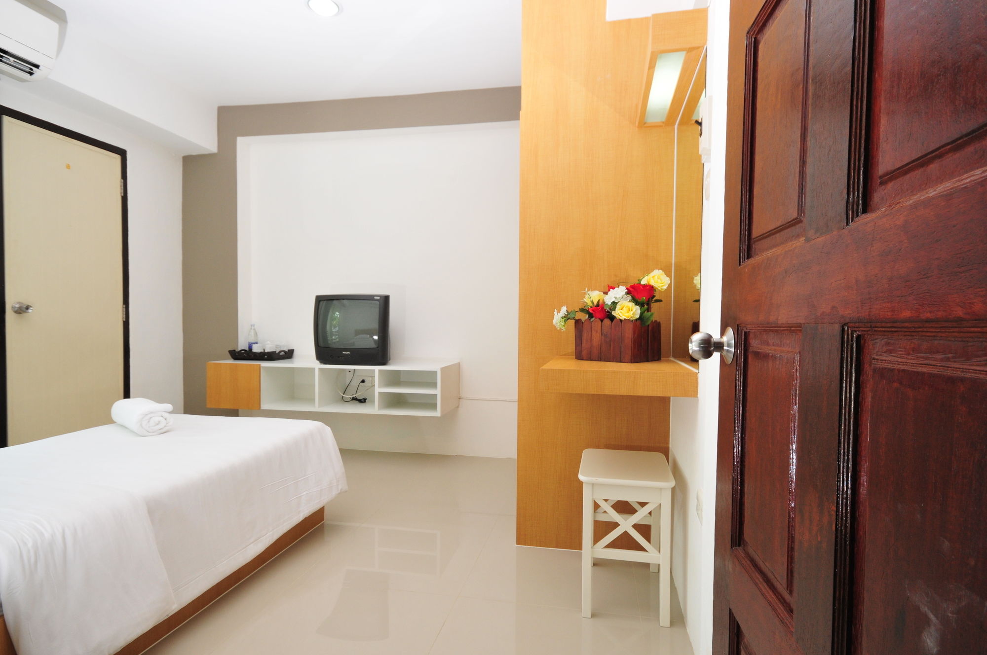 Фото Beerapan Hotel