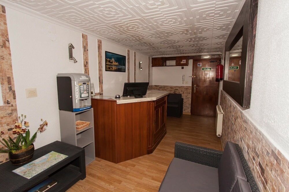 Фото Hostal Verdemar