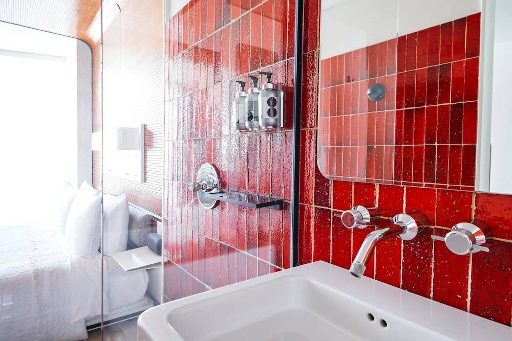 Фото The Standard High Line