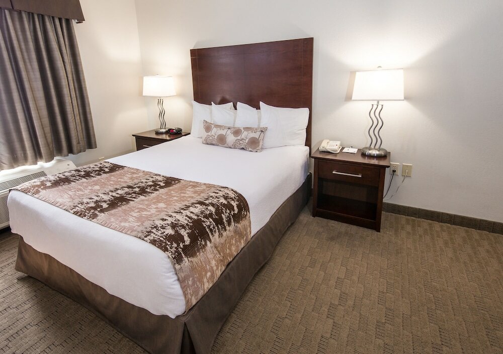 Фото Best Western Plus Pembina Inn & Suites