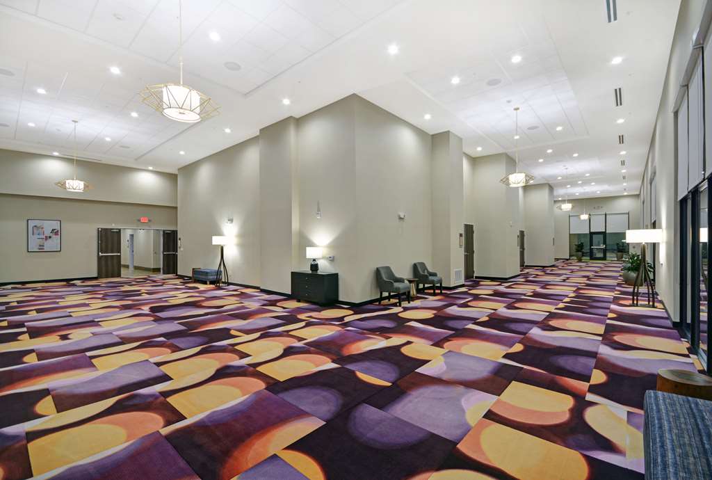 Фото Home2 Suites by Hilton Dallas DeSoto