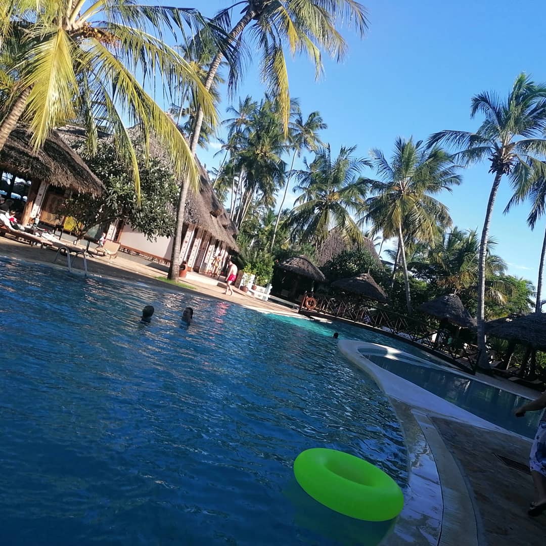 Фото Uroa Bay Beach Resort