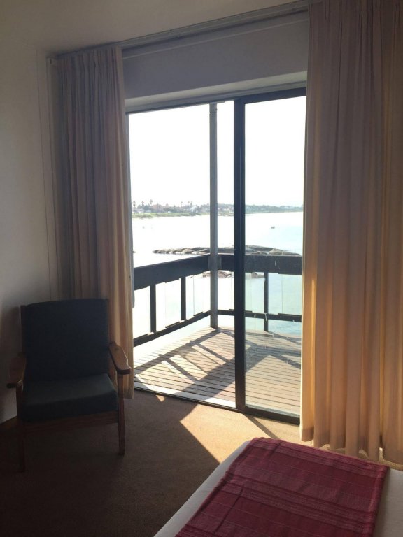 Фото Hoedjiesbaai Hotel