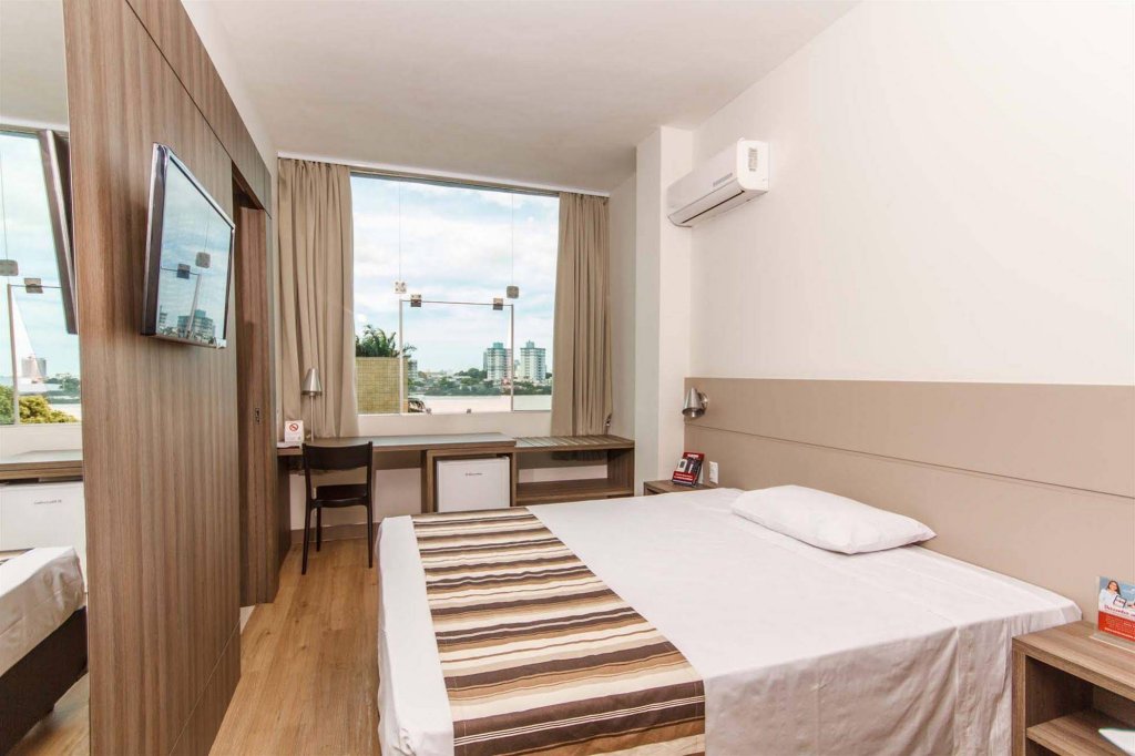 Фото Hotel Valerim Itajaí