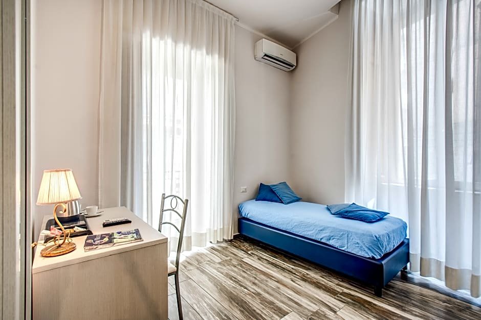 Фото Napoli's Gold Hotel