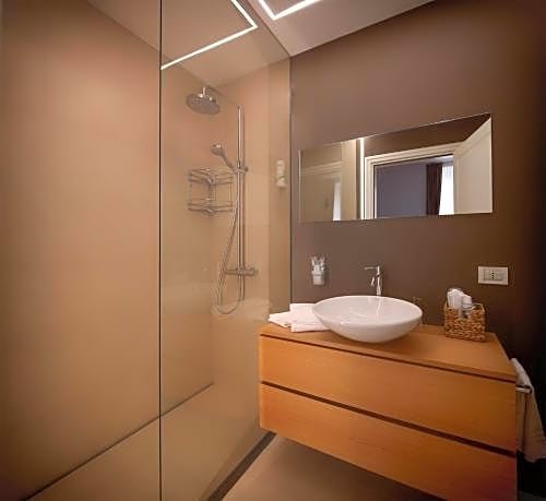 Фото Lainez Rooms & Suites