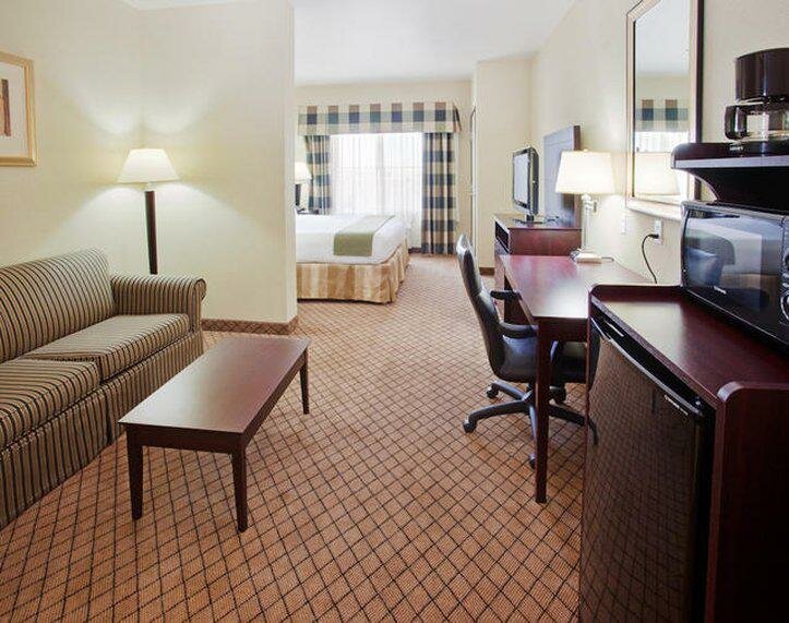 Гостиница Holiday Inn Express Hotel & Suites Lodi, an Ihg Hotel в Лодае