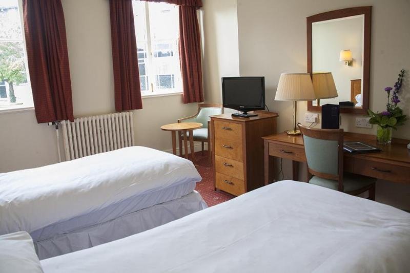 Фото Arnos Manor Hotel