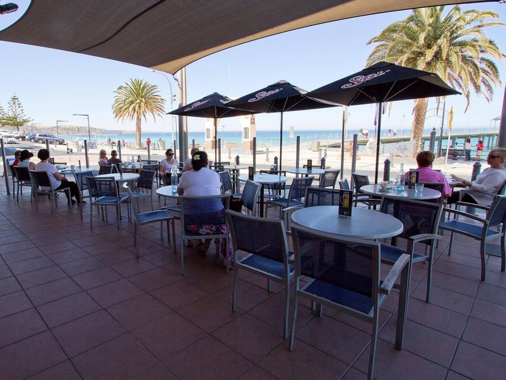 Фото Esplanade Hotel