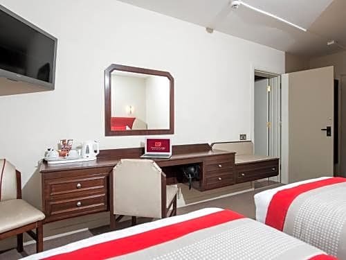 Фото Peartree Lodge Waterside