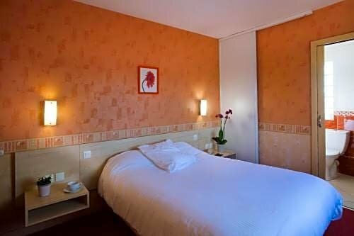 Гостиница Hôtel le Commerce в Ренне