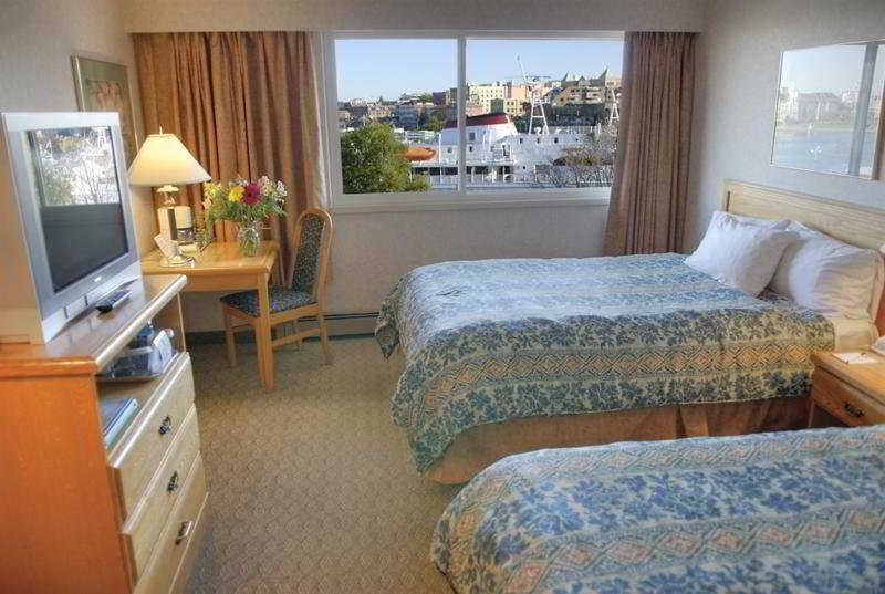 Фото Days Inn by Wyndham Victoria On The Harbour