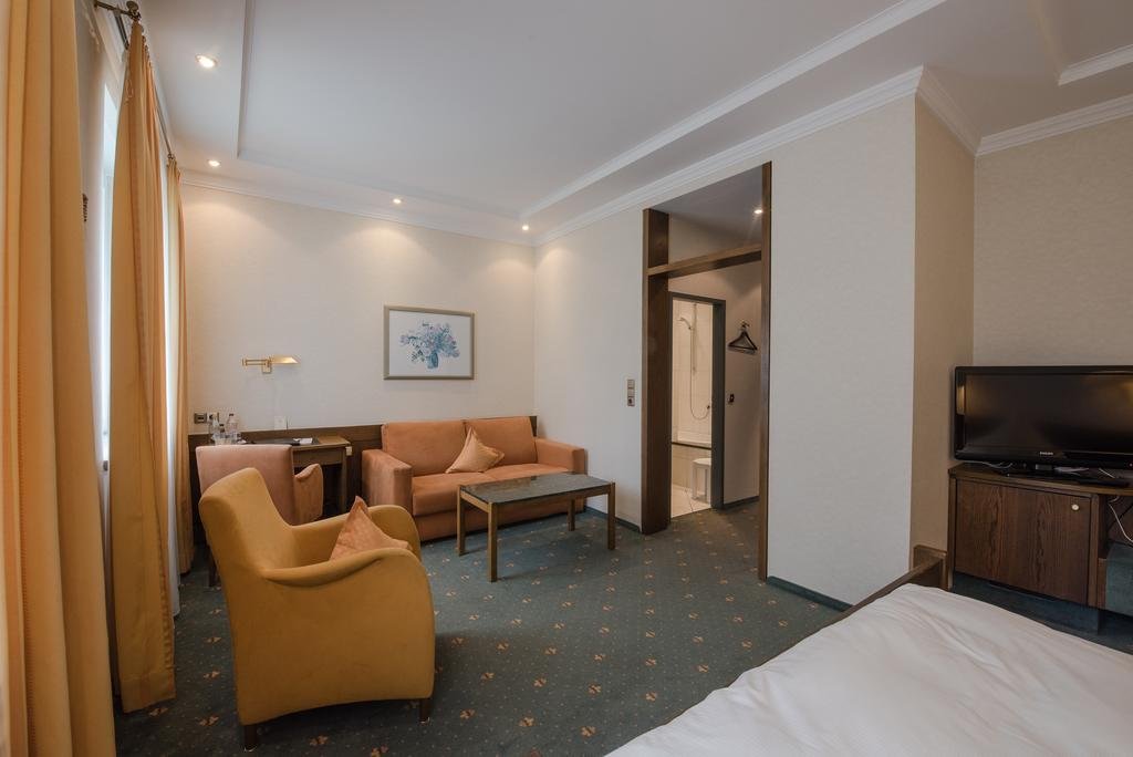 Фото Hotel Am Schloss