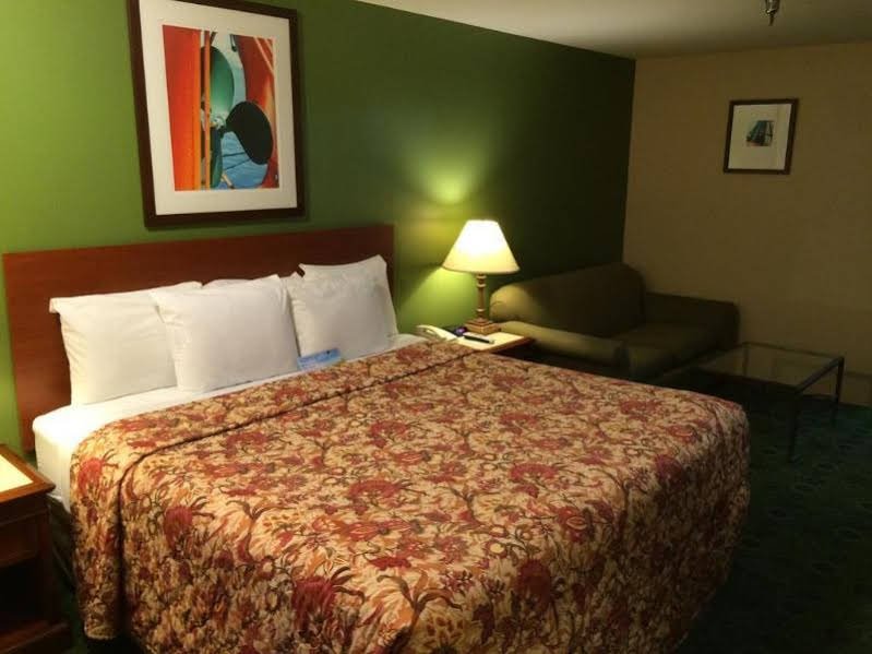 Фото Days Inn by Wyndham Westley