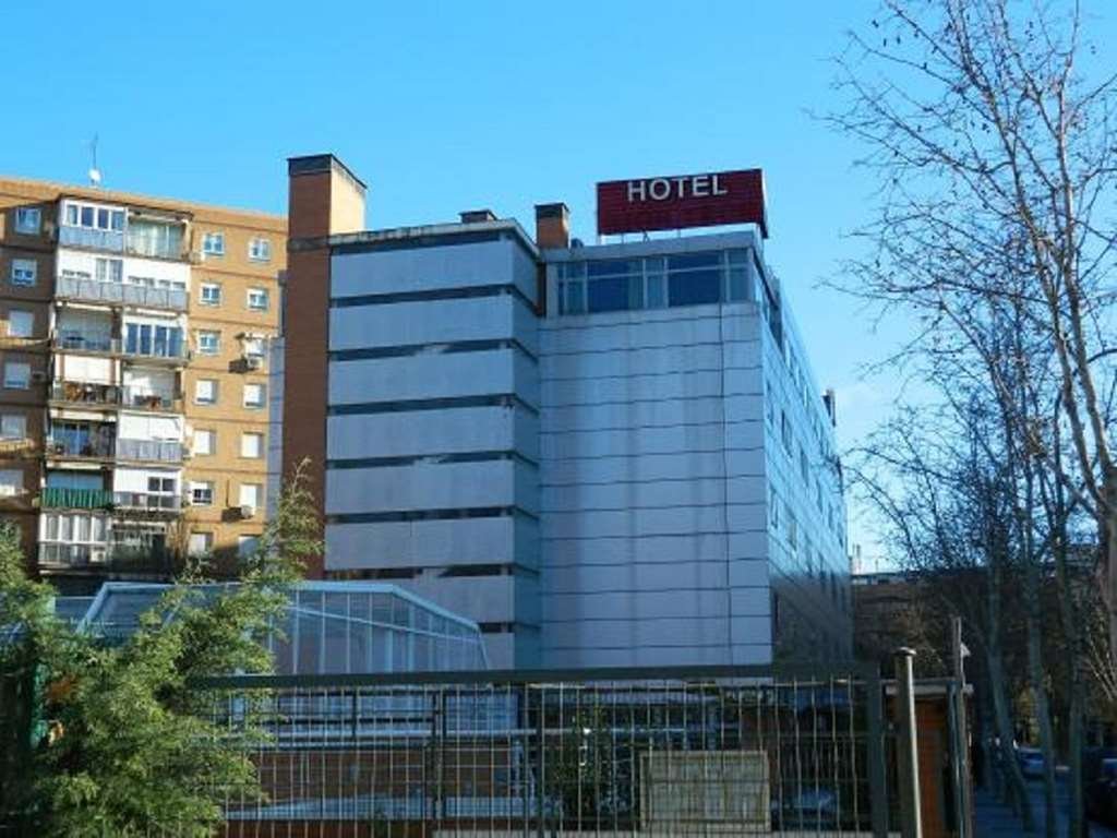 Фото отеля 2