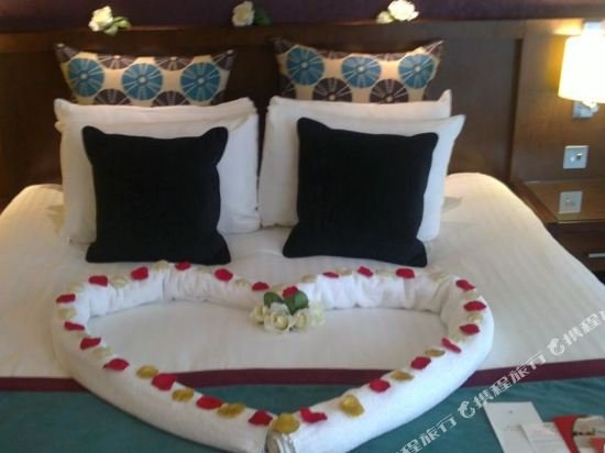 Фото Crowne Plaza London - Gatwick Airport