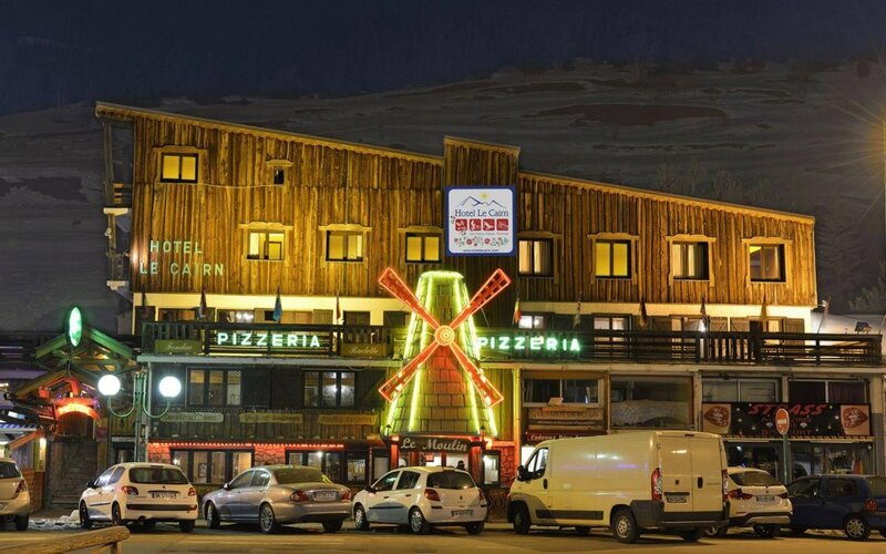 Гостиница Hotel Le Cairn в Ле-Дёз-Альп