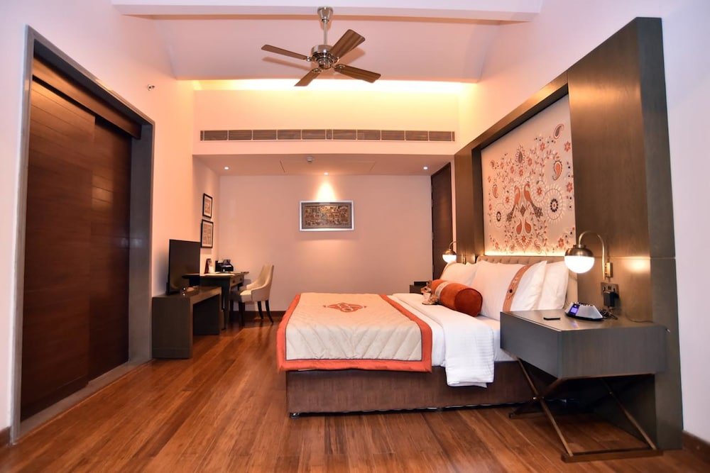 Фото The Lalit Mangar