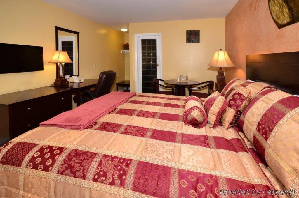 Фото Santa Clarita Motel