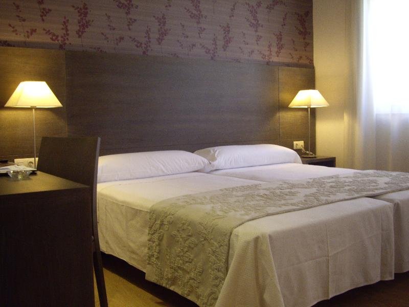 Фото Macià Monasterio de los Basilios Hotel