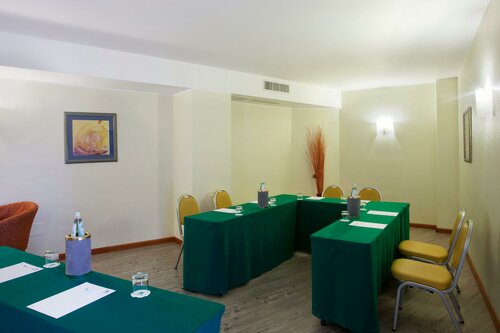 Гостиница Holiday Inn Cagliari, an Ihg Hotel