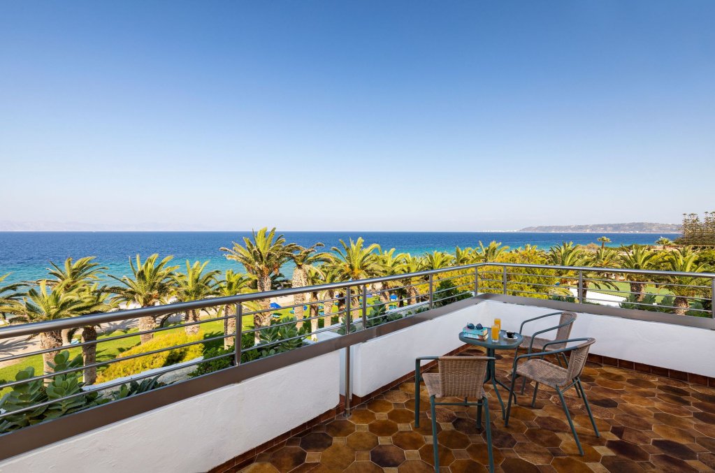 Фото Blue Horizon Hotel