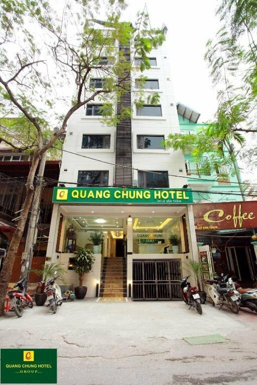 Гостиница RedDoorz Plus Quang Chung Hotel в Ханое