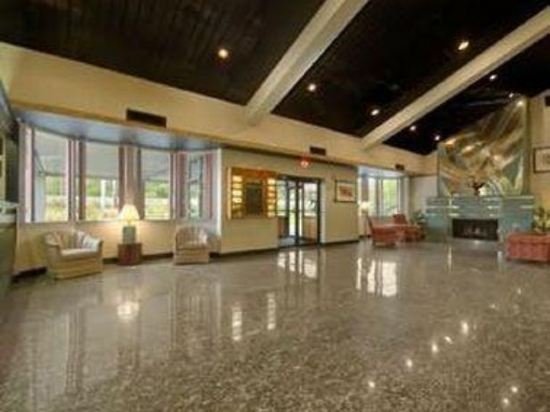 Фото Ramada by Wyndham Whitehall/Allentown