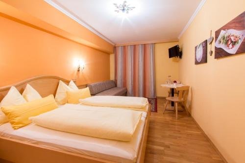 Фото Hotel Gasthof Brüggler