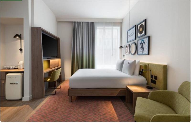 Фото Hampton by Hilton High Wycombe