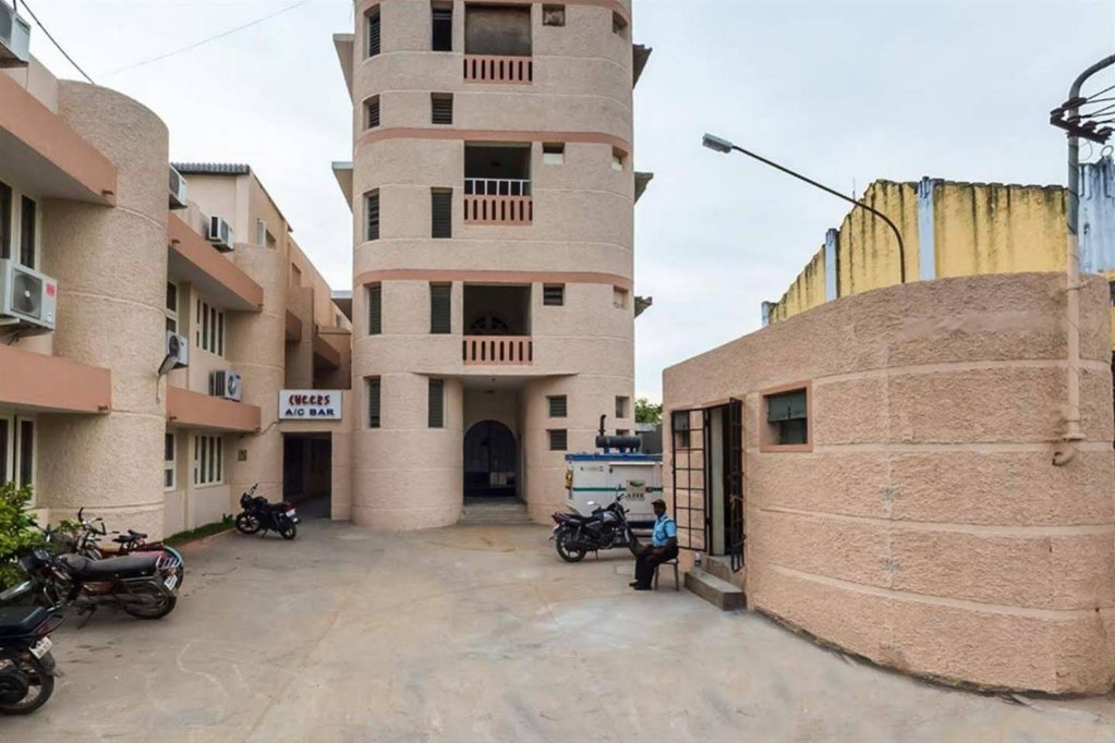 Фото отеля 1