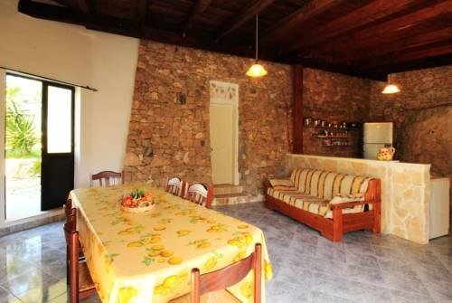 Фото Sage Beach Trullo in Pescoluse